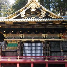 祈祷殿の裏側です