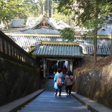 坂下門から階段をった場所からの写真です