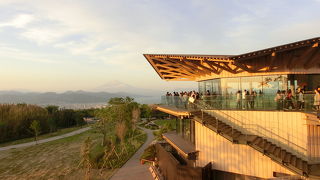 日本平夢テラスで夕方から夜を楽しむ