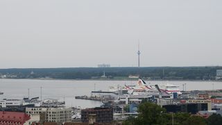 遠くにテレビ塔の姿も見えます