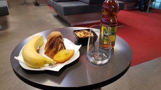 空港ラウンジのようなラウンジ