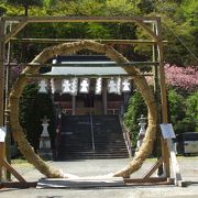 鬼怒川ロープウェイの温泉山麓駅近くの神社でした。