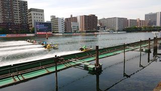 迫力の競艇 こどもが遊べる施設もあります