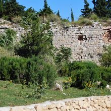 山頂の内戦の跡