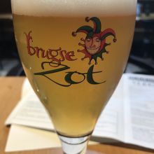 定番の Brugse Zot Blond 3.5ユーロ