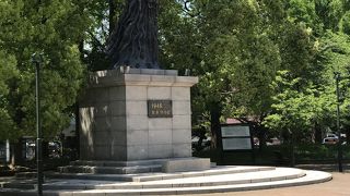 いわくつきの像