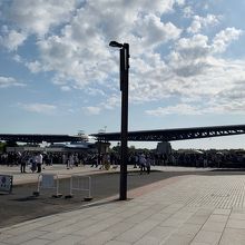 勝田駅7:15発のバスで到着したら既にゲート前は大混雑