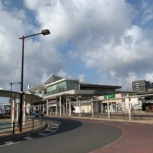 朝の勝田駅前