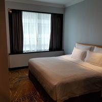 ベッドルームは別に。