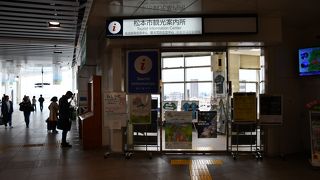 松本駅改札の正面