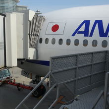 ボーイング777-300前部