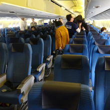 後ろまでも長く続いてます。やっぱ大型機ですね