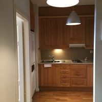 冷蔵庫付きのキッチン