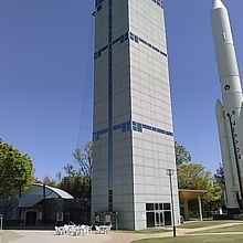 スペースタワーは約45mで全長49mのHⅡロケット