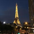 パリ中心街にあり、エッフェル塔の目の前にある便利な立地の素敵なホテルです！