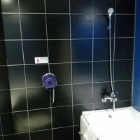 浴室ドアの締りは良くありません