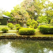 1階  休憩コーナーから庭に出れます。