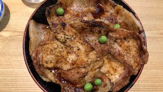 初豚丼はぶたはげ