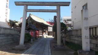 町の中心のエリアにあります。