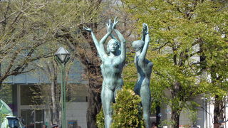 ３人の乙女の象