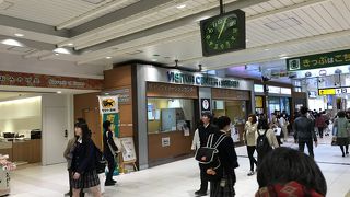 JR高崎駅西口観光案内所：狭い窓口的な場所