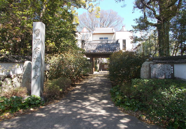 二川宿の寺の一つです。