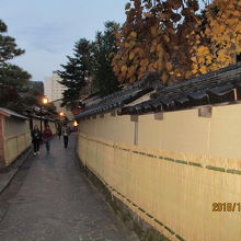 武家屋敷の土塀