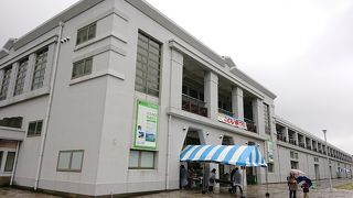 とても大きな建物です