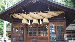 万治の石仏のおまけになっていますが本格的な神社です