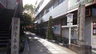 大須界隈にある地蔵堂です。