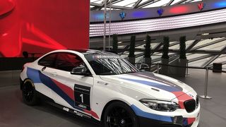 最新の車もありました