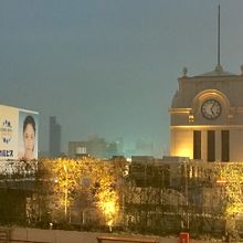 南側に見えた時計塔