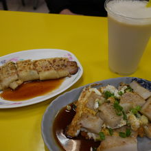 蛋餅。ベーコン入り。