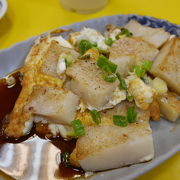 雨でも行列している朝食屋さん