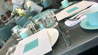 ティファニーで朝食を