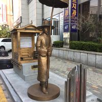 この通りに有り、良い目印になっています