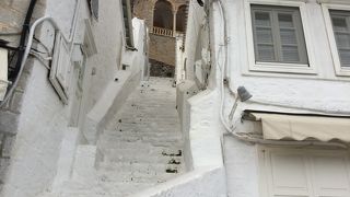 イドラ島のイドラタウンの港付近を1時間半観光した