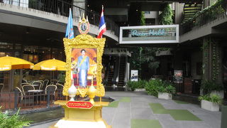 王妃様の写真が飾られていました