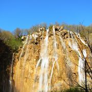 プリトヴィツェ湖群国立公園の一番、大きな滝