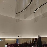 天井の高いロビー