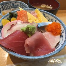 次はまぐろ丼を頼んでみたい。