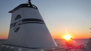 新造船「きたかみ」は、新しいビジネスホテルのよう