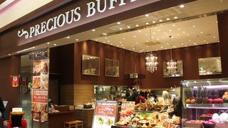 食べ放題のレストラン