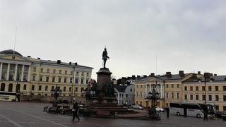 中央駅から徒歩１０分ほど