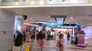 ＭＲＴラマ９世駅に直結しています