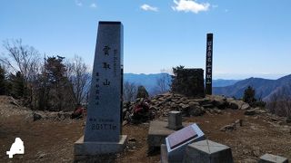 東京都最高峰。距離は長いが歩きがいあり。