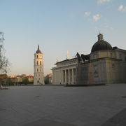 大聖堂＆王宮の南側にある大きな広場