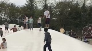 お花がキレイ！遊具もいっぱいな大きな公園！