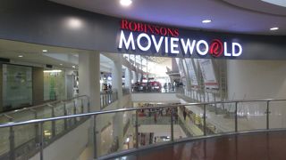 映画館が入っていました