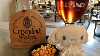 落ち着いた雰囲気でビールはいかが！